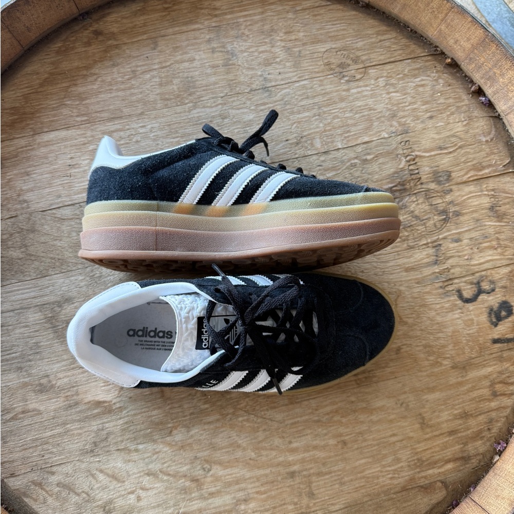 Adidas Classic Black and White Sneakers - Picture 3 of 4